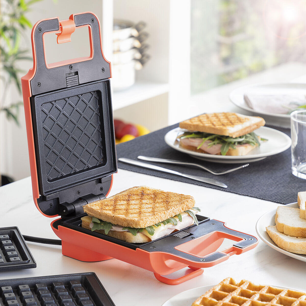 Gofrera y Sandwichera 2 en 1 con Recetas